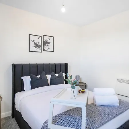Brand New 2 And 1 Bed Luton Apartments Exterior photo