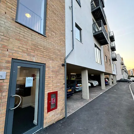 Brand New 2 And 1 Bed Luton Apartments Exterior photo